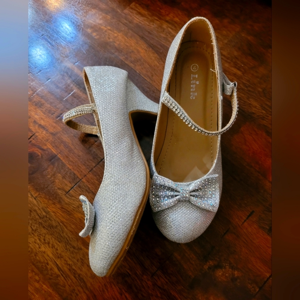 Bedazzled Girl bow kitty pump